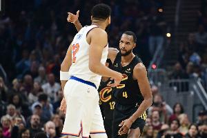 半岛体育主页-能横扫对手吗？骑士赛季三杀尼克斯&amp;北京时间4月12日第四战