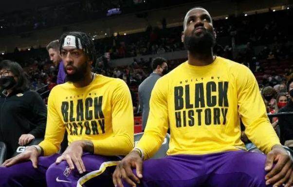 半岛体育主页-佩林卡截止日与詹眉并无交流 沃格尔满意球队状态